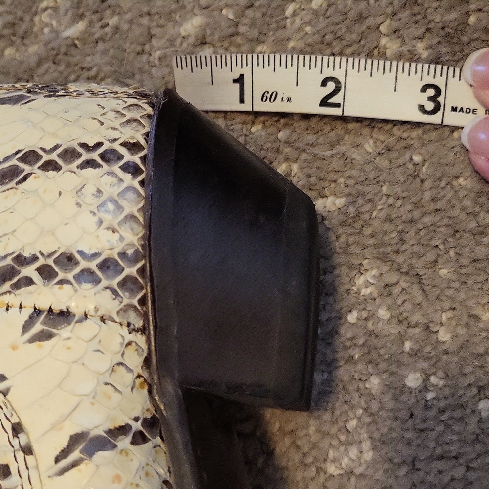 Vintage Dingo Made in the USA Snake Skin Cowboy Boots with Toe Tips - Picture 15 of 16